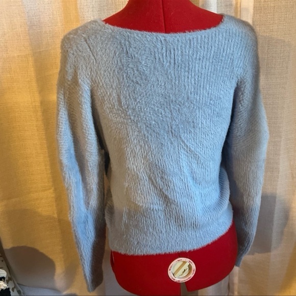 Fuzzy misty blue crossover sweater - Picture 4 of 5